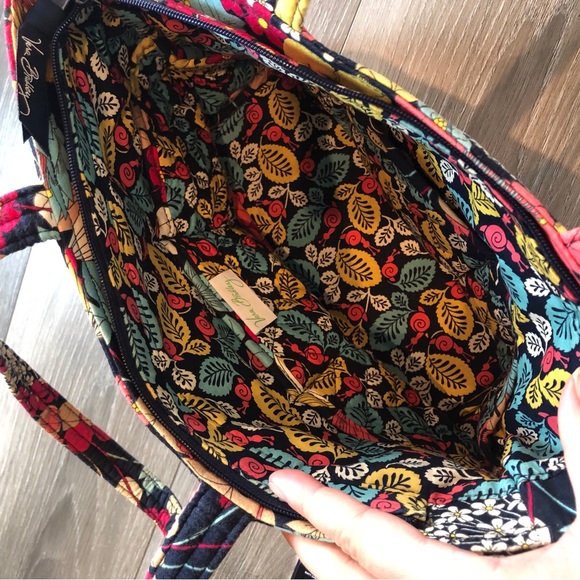 Vera Bradley Happy Snails Small Quilted Red Tote Shoulder Bag Retired Pattern - Picture 6 of 6